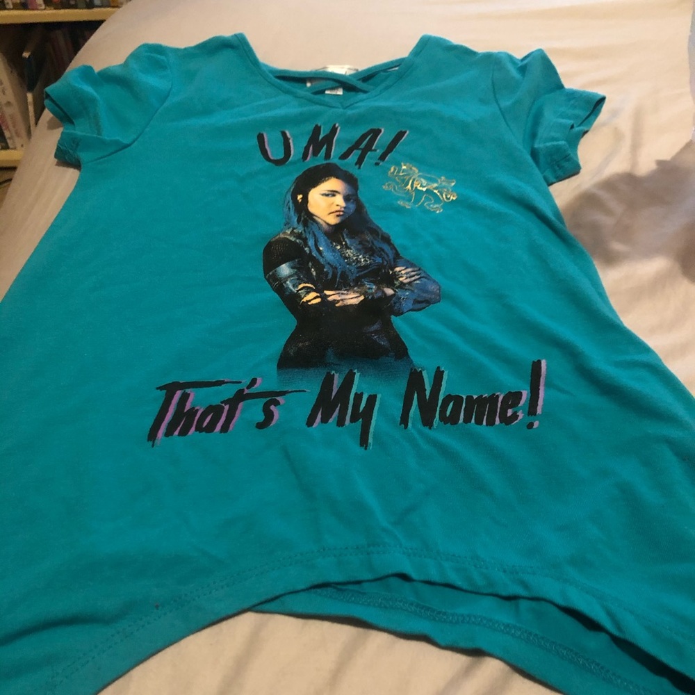 Uma descendants shirt